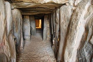 Dolmen_de_Soto._Trigueros.JPG